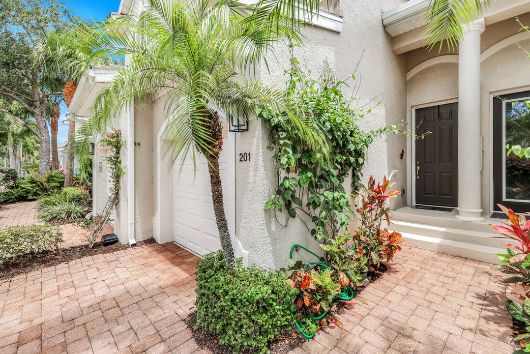 12858 Carrington Cir #201, Naples, FL 34105