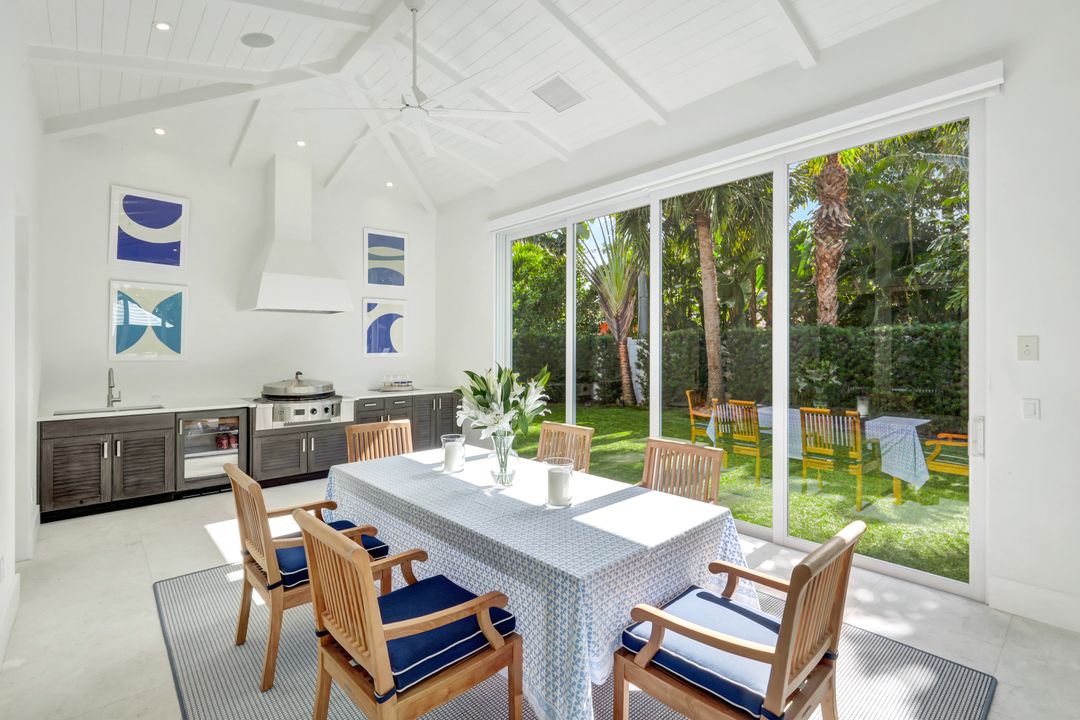 680 Wedge Dr, Naples, FL 34103