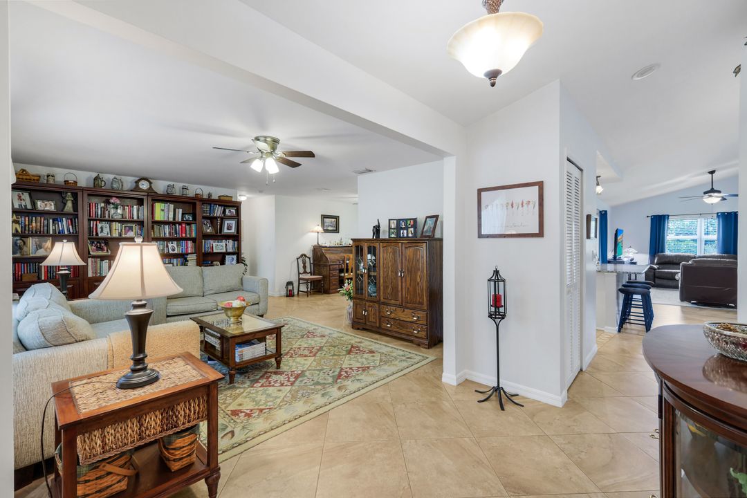 9814 Country Oaks Dr, Fort Myers, FL 33967