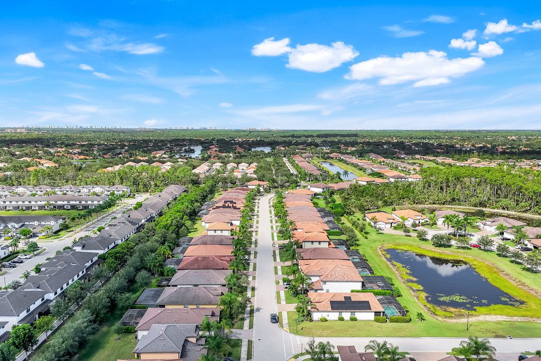 4244 Raffia Palm Cir, Naples, FL 34119