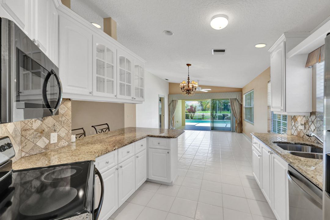 3142 Andorra Ct, Naples, FL 34109