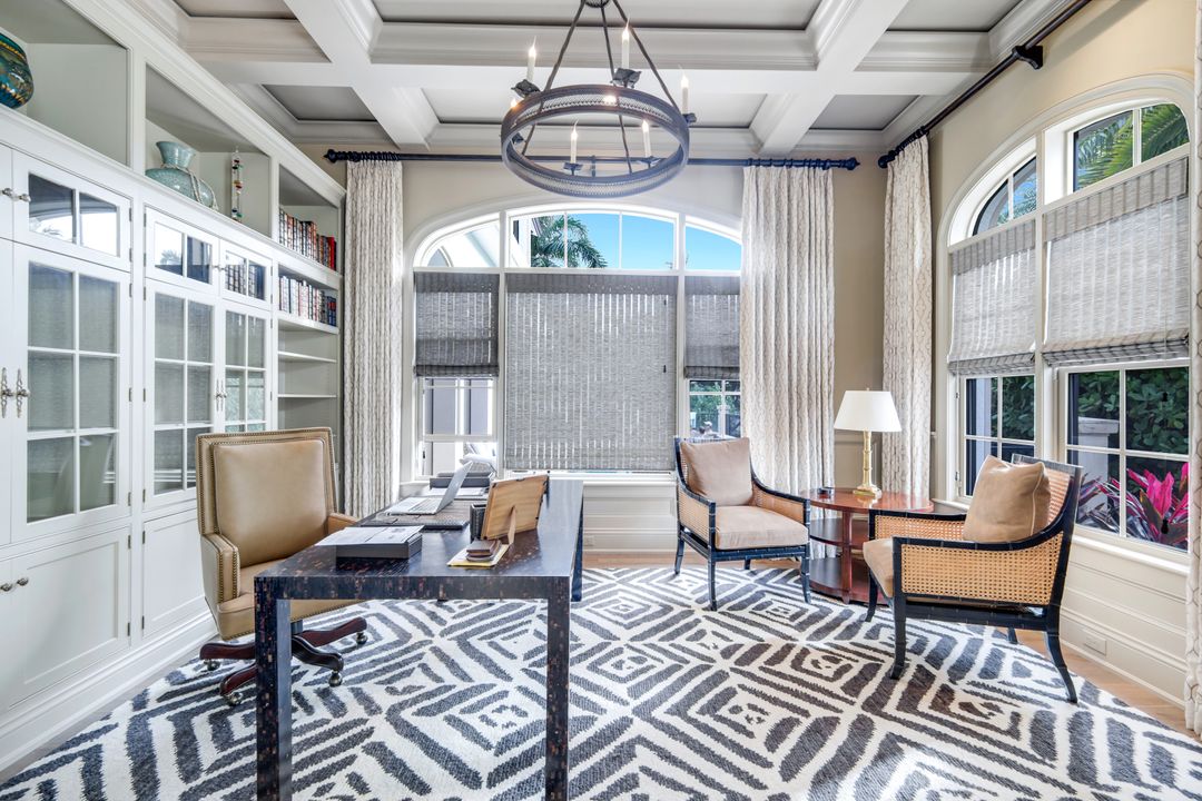 81 Gulf Shore Blvd S, Naples, FL 34102