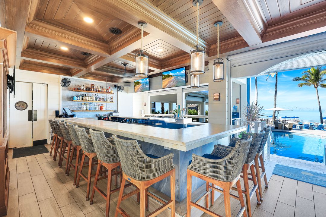 9467 Gulf Shore Dr, Naples, FL 34108