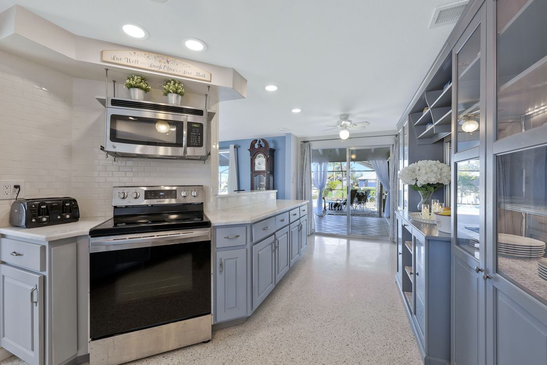 166 Cambridge Dr NW, Port Charlotte, FL 33952