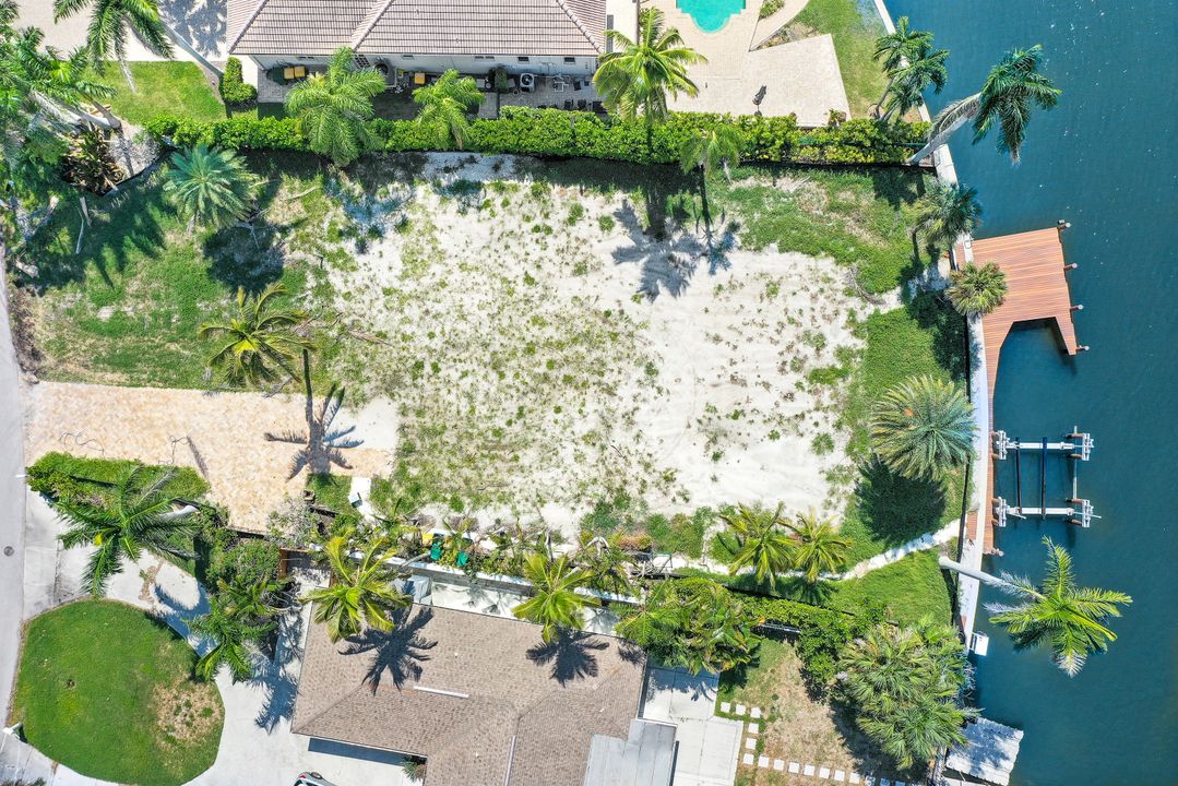 191 Seabreeze Ave, Naples, FL 34108