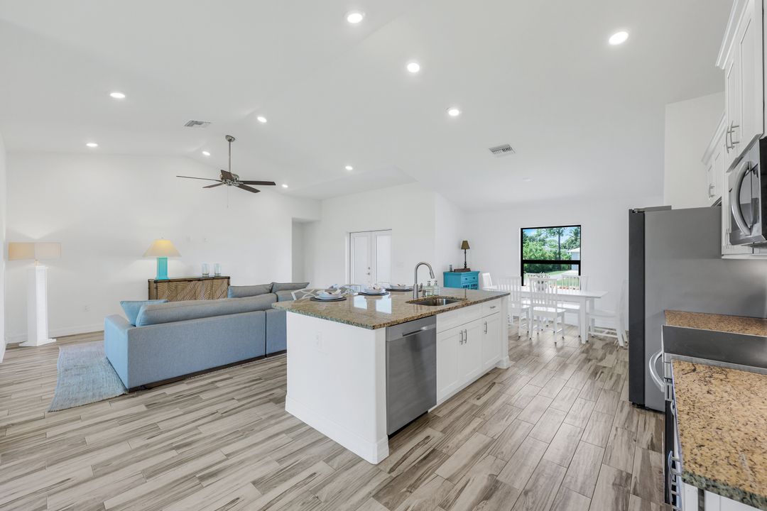18209 Hawthorne Rd, Fort Myers, FL 33967