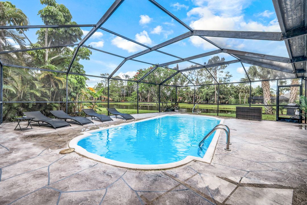 2266 Kings Lake Blvd, Naples, FL 34112