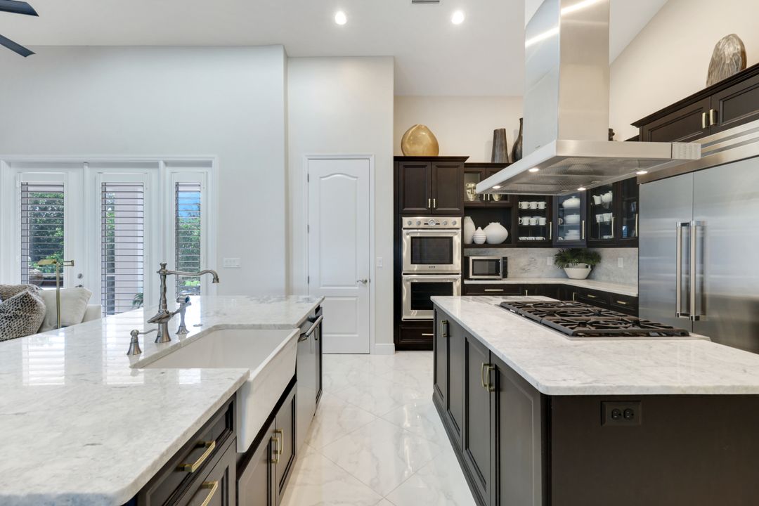 27080 Flamingo Dr, Bonita Springs, FL 34135