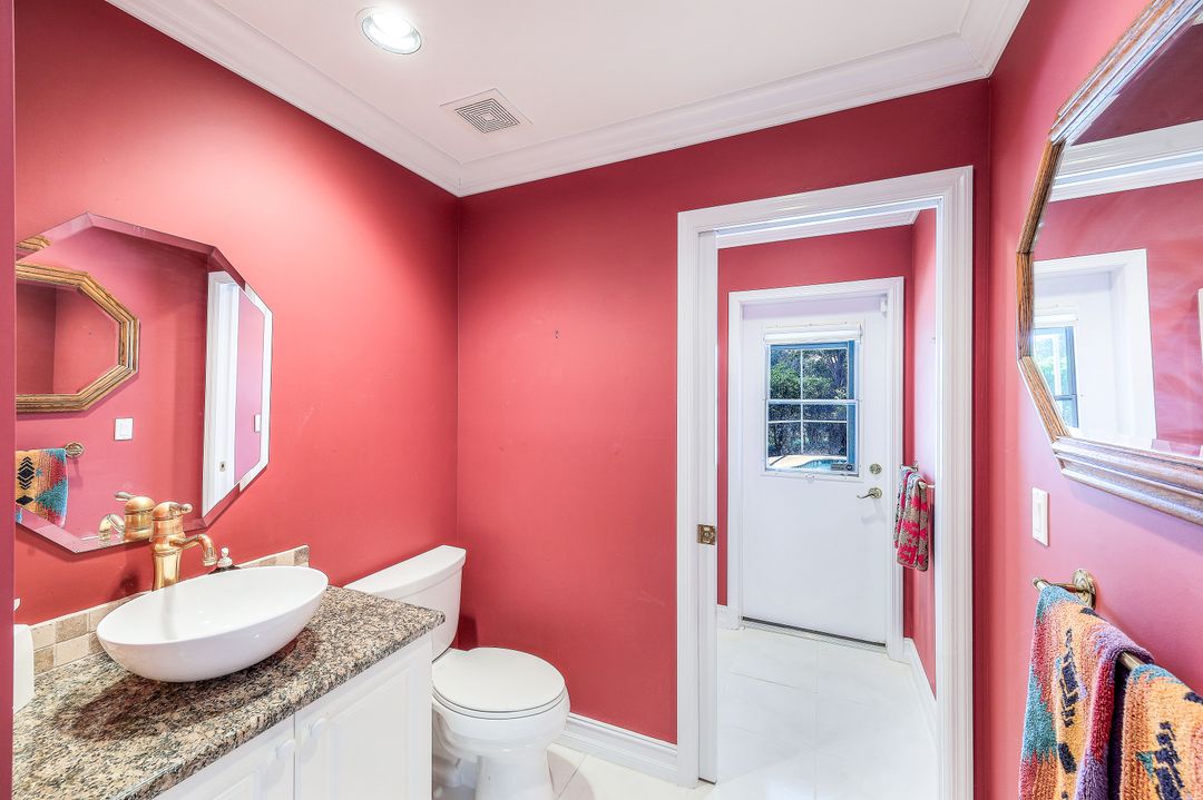 1940 Timberline Dr, Naples, FL 34109