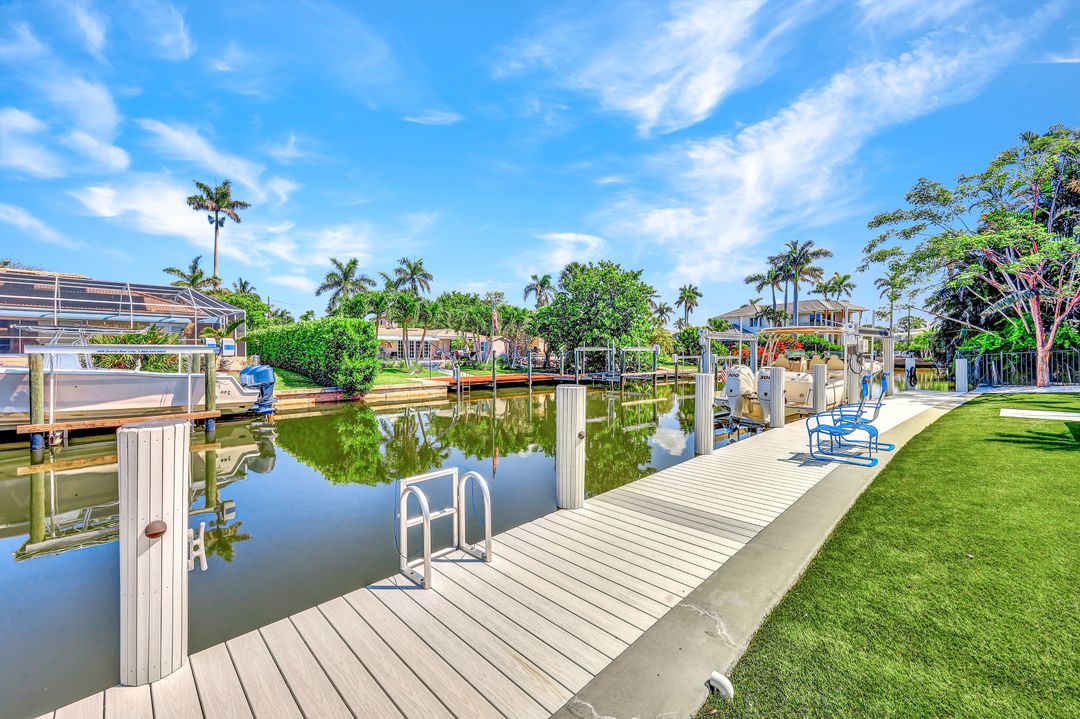 1501 Bluefin Ct, Naples, FL 34102