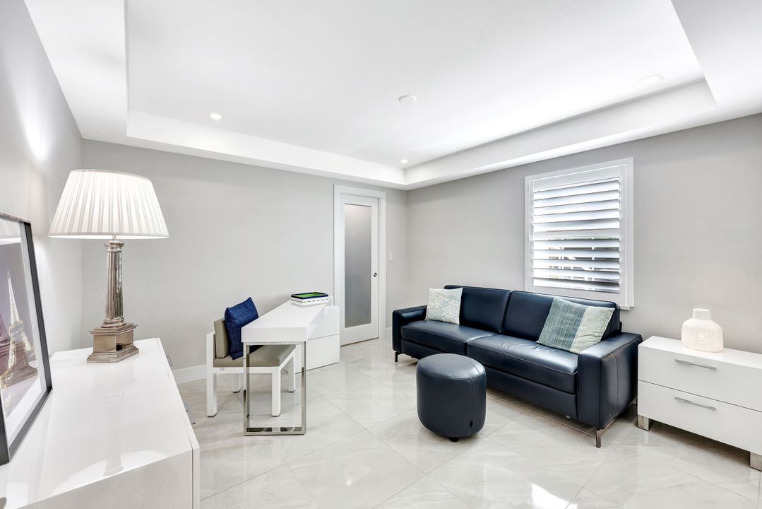 3070 Gulf Shore Blvd N #105, Naples, FL 34103