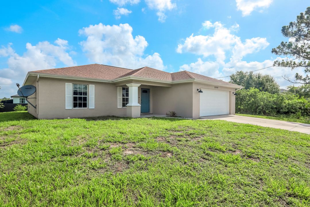 2806 22nd St W, Lehigh Acres, FL 33971