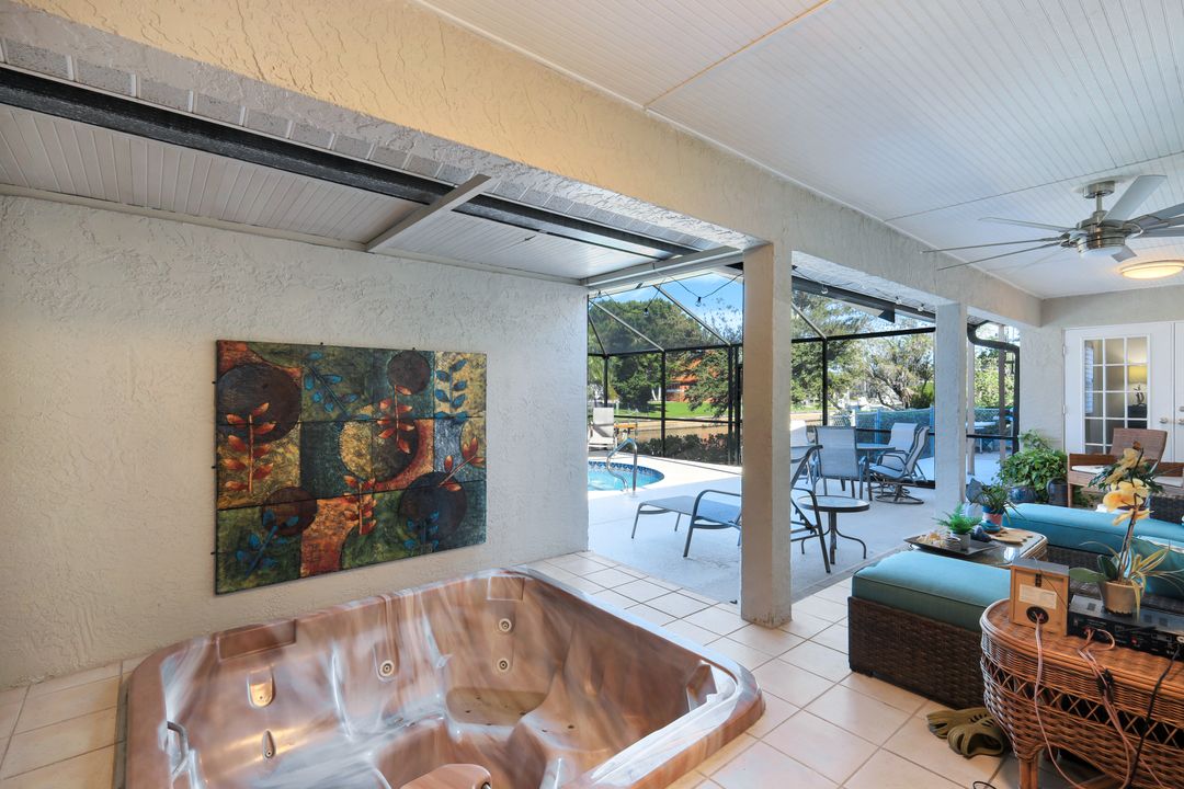2215 SE 15th St, Cape Coral, FL 33990