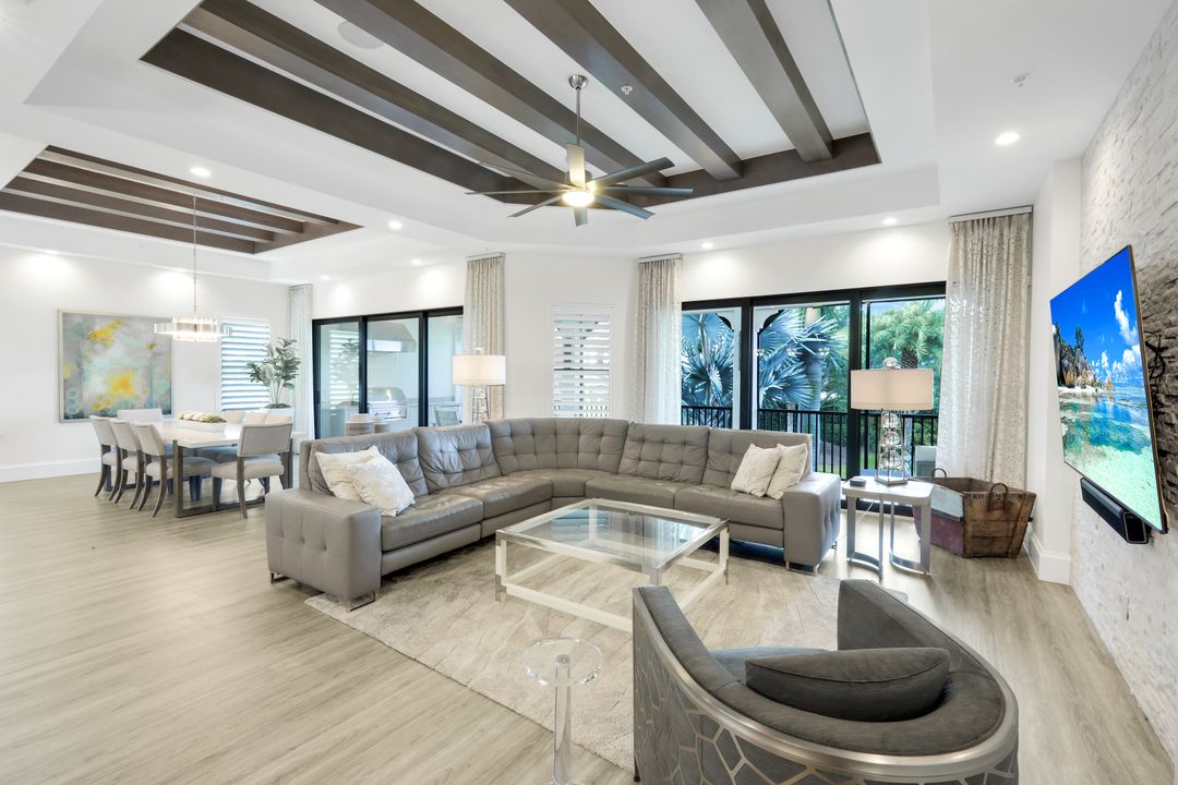 16358 Corsica Way #201, Naples, FL 34110