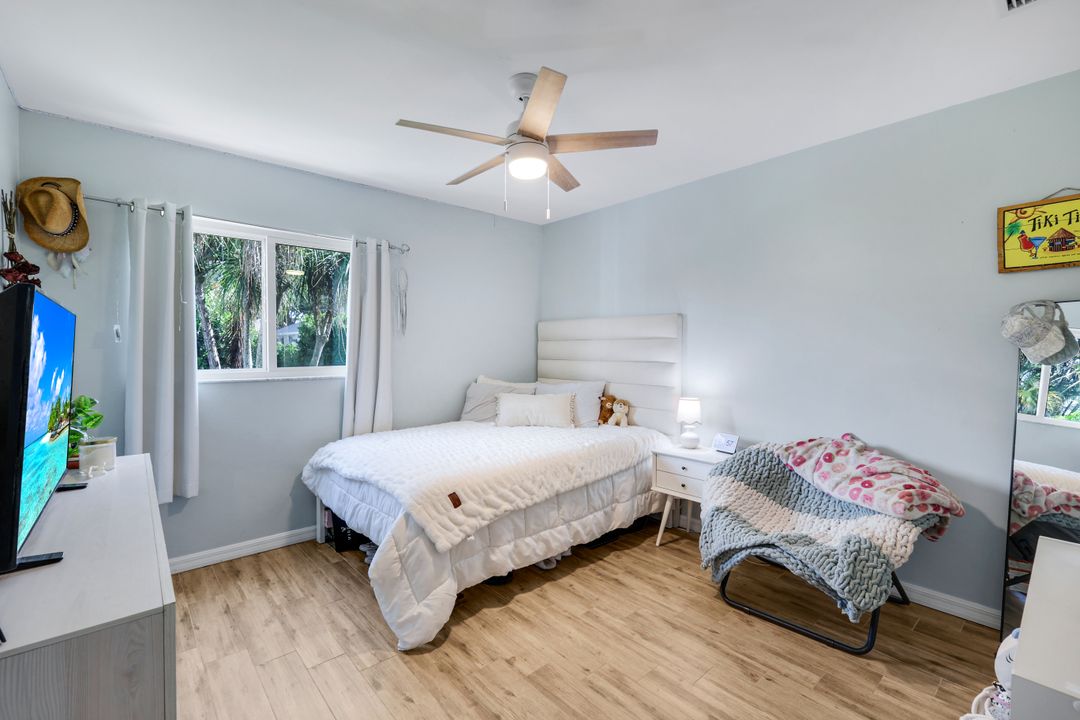 9814 Country Oaks Dr, Fort Myers, FL 33967