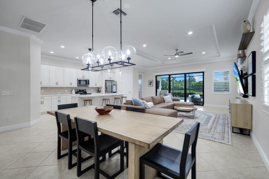 4118 Raffia Dr, Naples, FL 34119