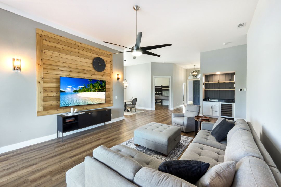 19641 Silver Oak Dr, Fort Myers, FL 33967