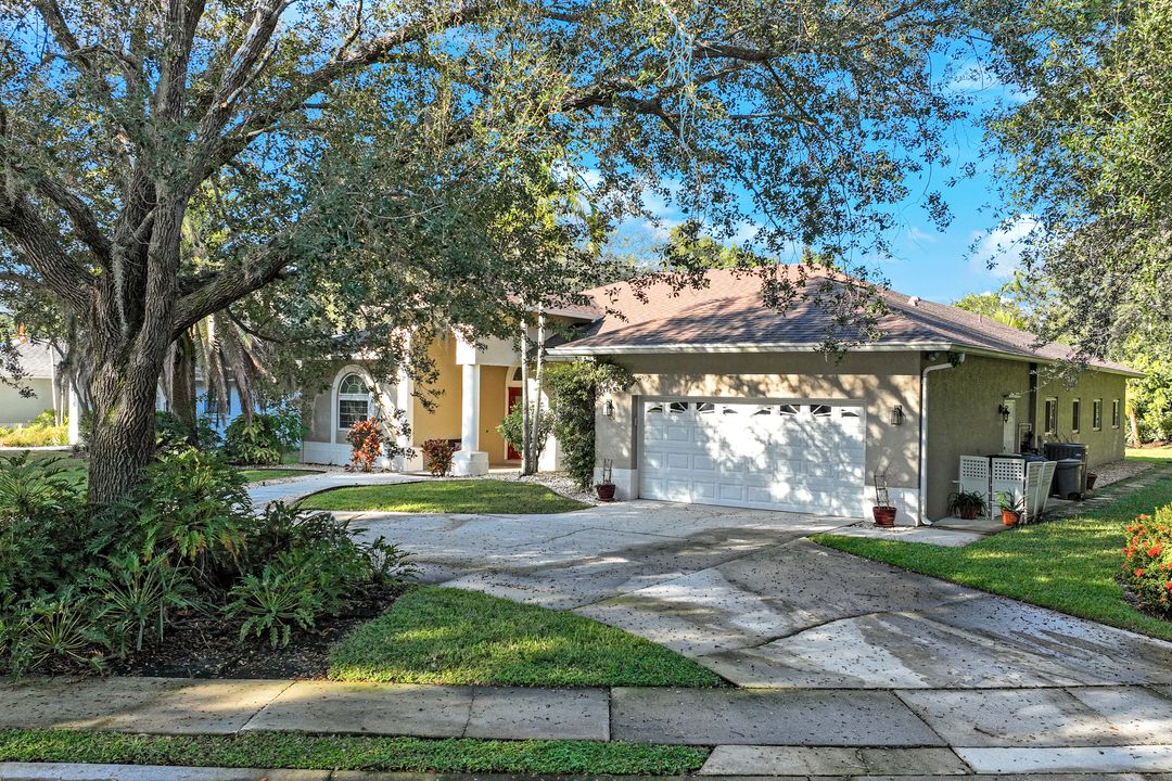 7500 Woodland Bend Cir, Fort Myers, FL 33912