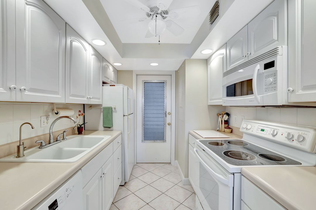 1300 Gulf Shore Blvd N #410, Naples, FL 34102