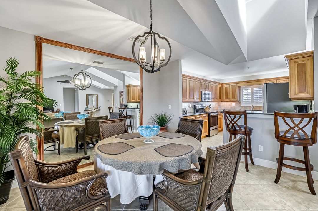 760 Waterford Dr #303, Naples, FL 34113