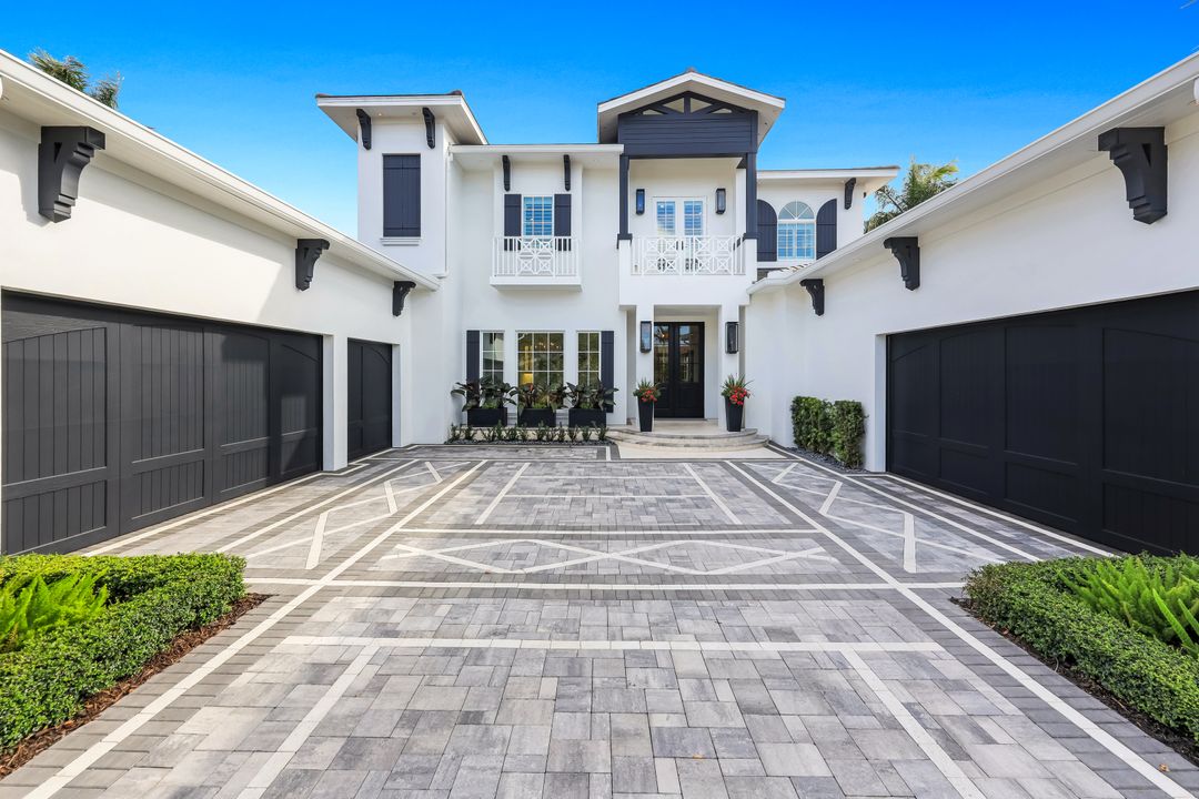 16744 Prato Way, Naples, FL 34110