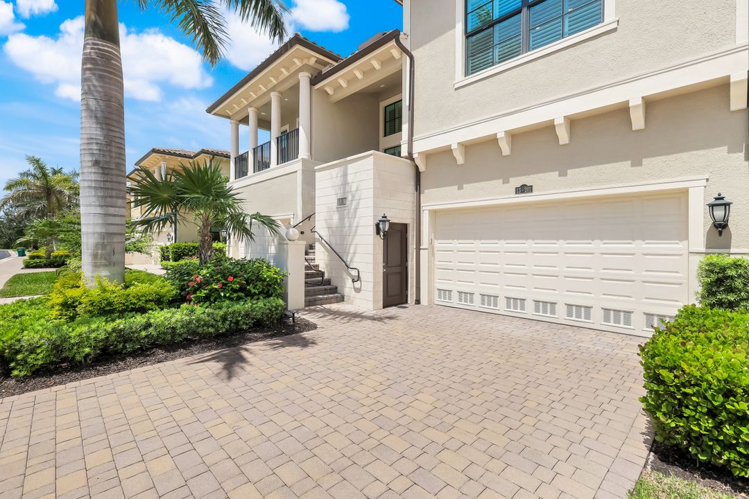 2488 Breakwater Wy #13-201, Naples, FL 34112