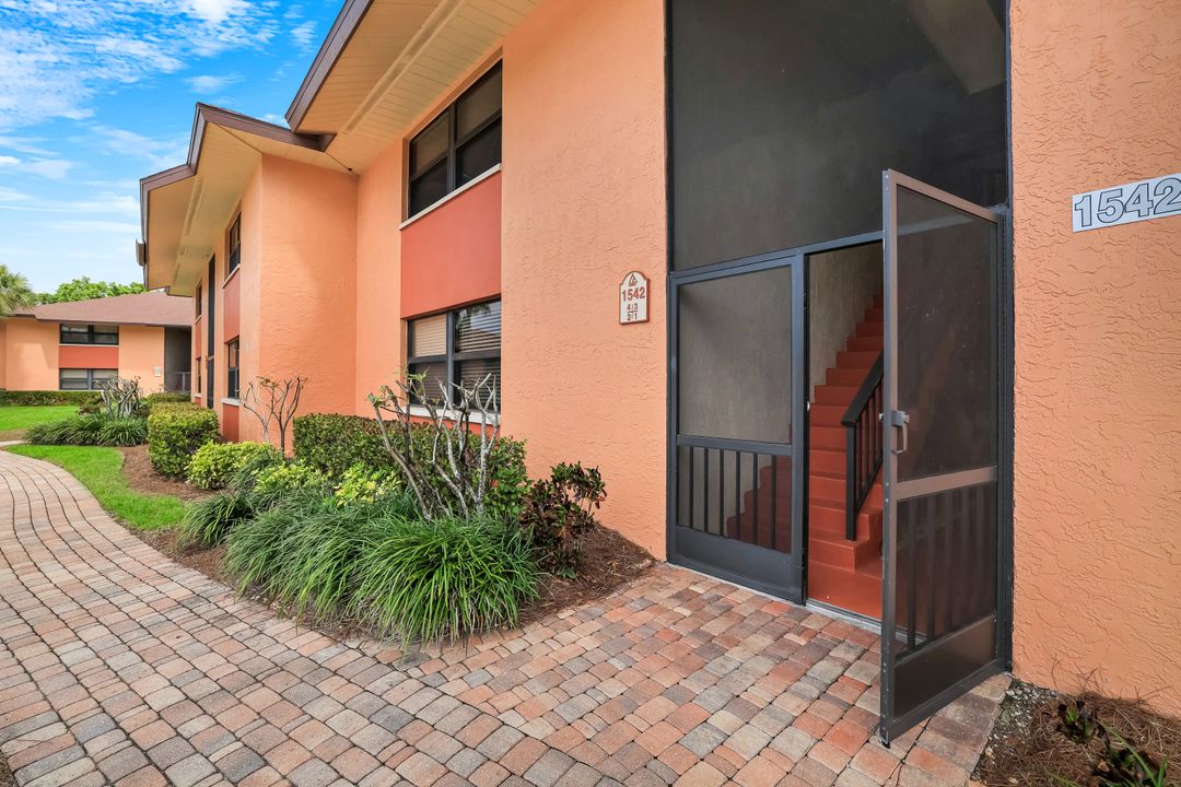 1542 Mainsail Dr #52D-4, Naples, FL 34114