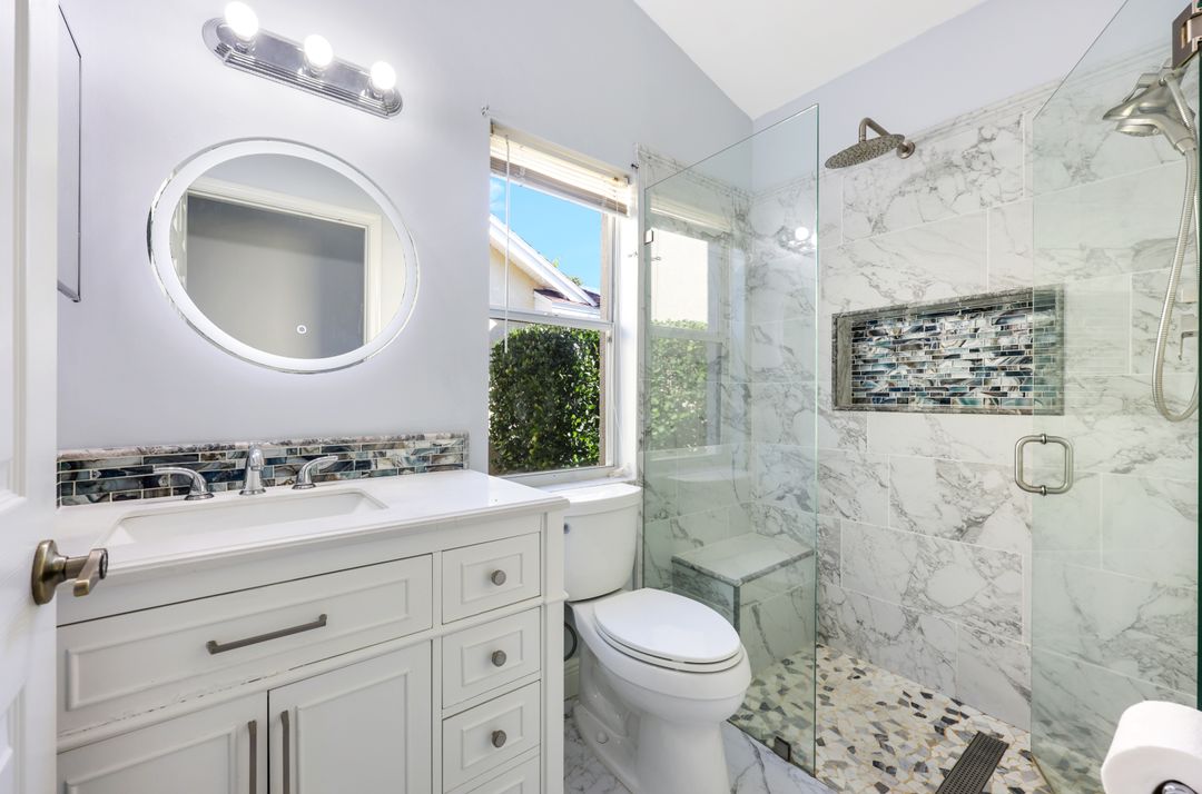 658 Lambton Ln, Naples, FL 34104