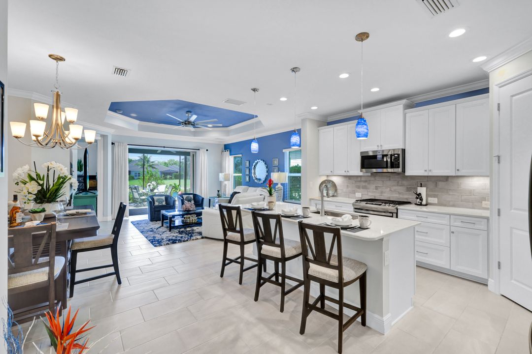 2319 Marquesa Cir, Naples, FL 34112