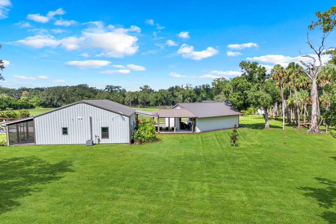 19080 Parkinson Rd, Alva, FL 33920
