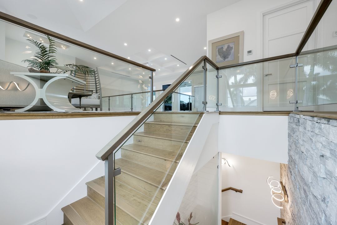 309 Neapolitan Way, Naples, FL 34103