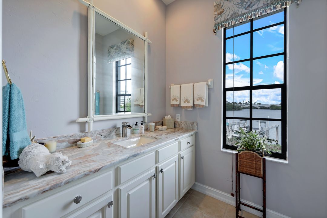 201 San Mateo Dr, Bonita Springs, FL 34134