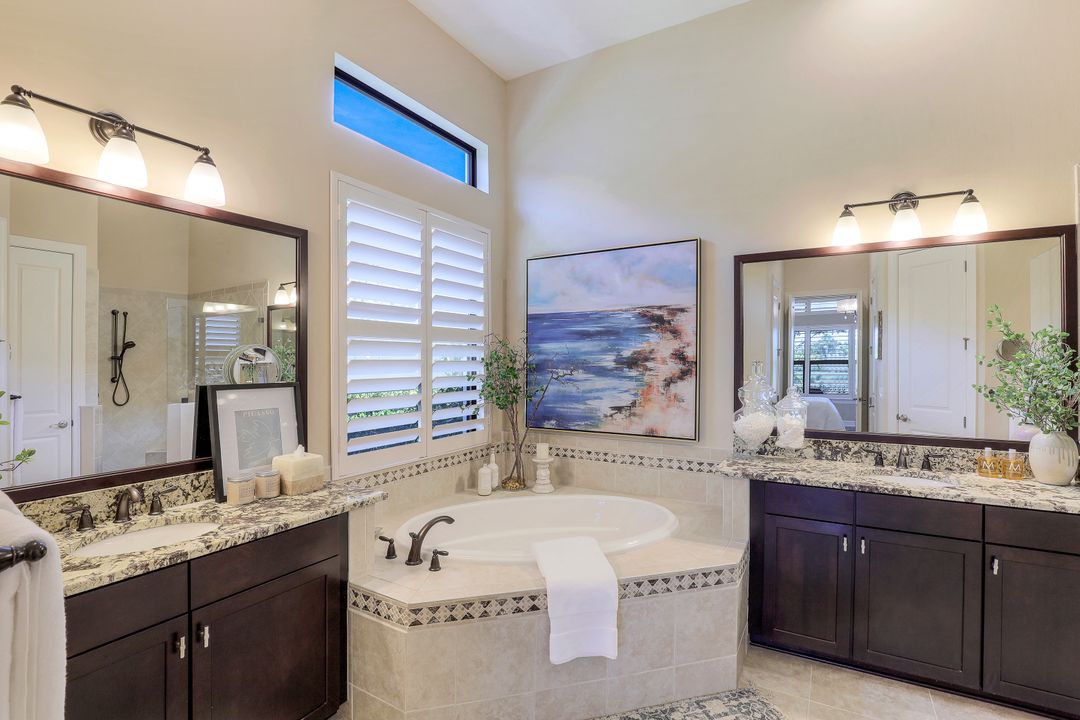 8828 Savona Ct, Naples, FL 34119