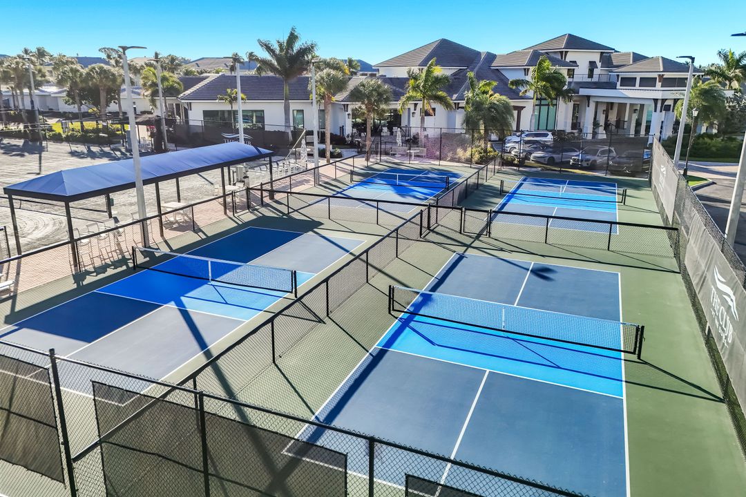 300 Dunes Blvd #203, Naples, FL 34110