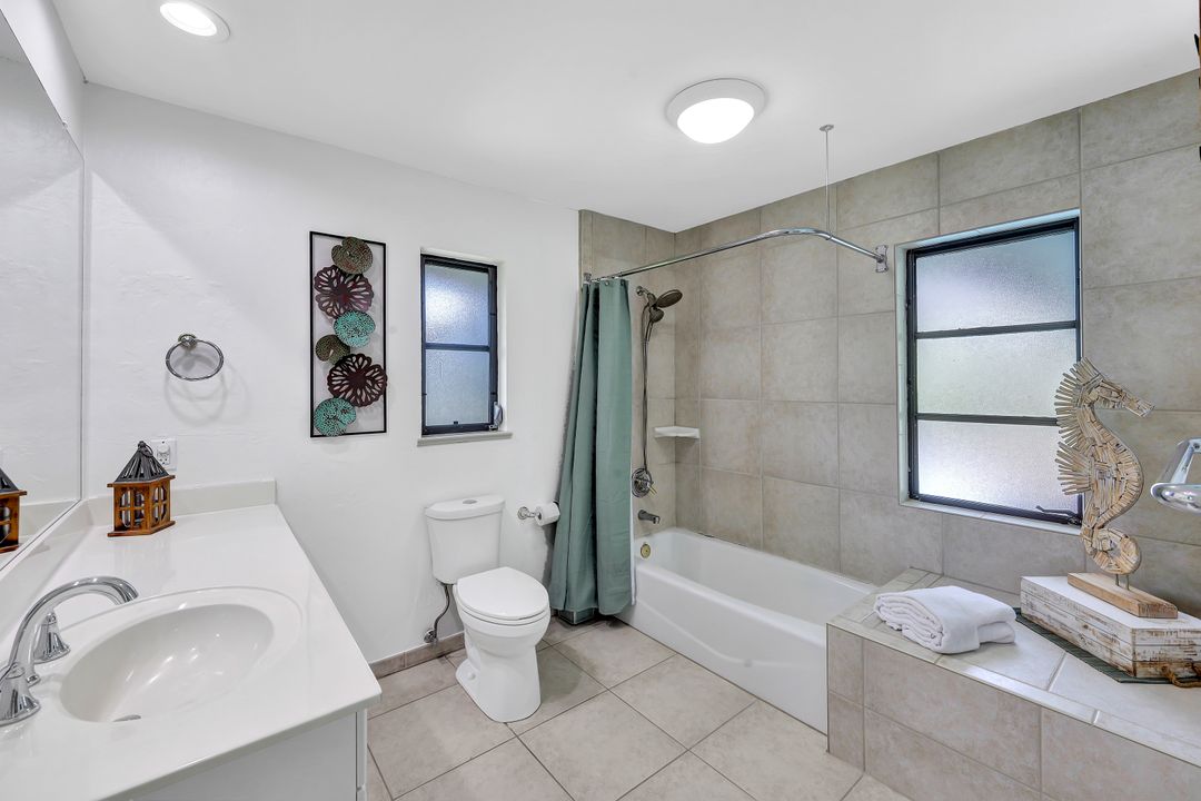 568 Elk Cir, Marco Island, FL 34145