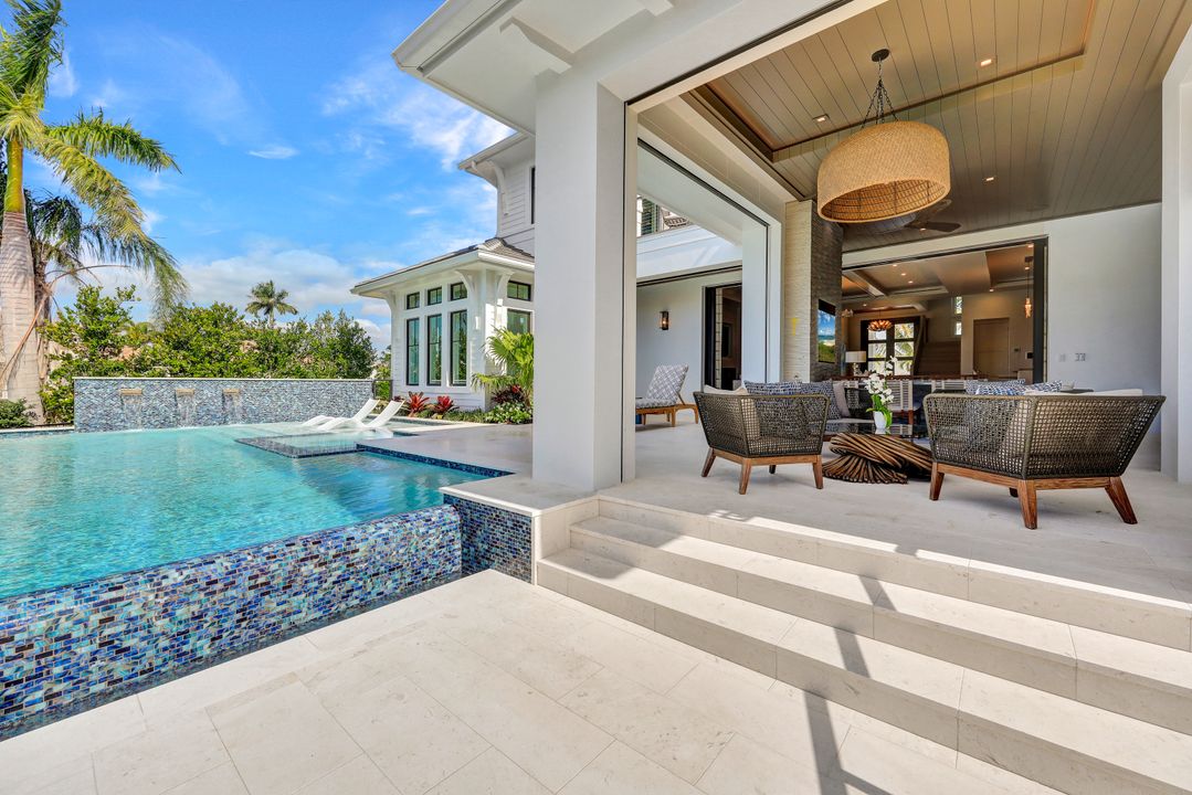 3637 Crayton Rd, Naples, FL 34103