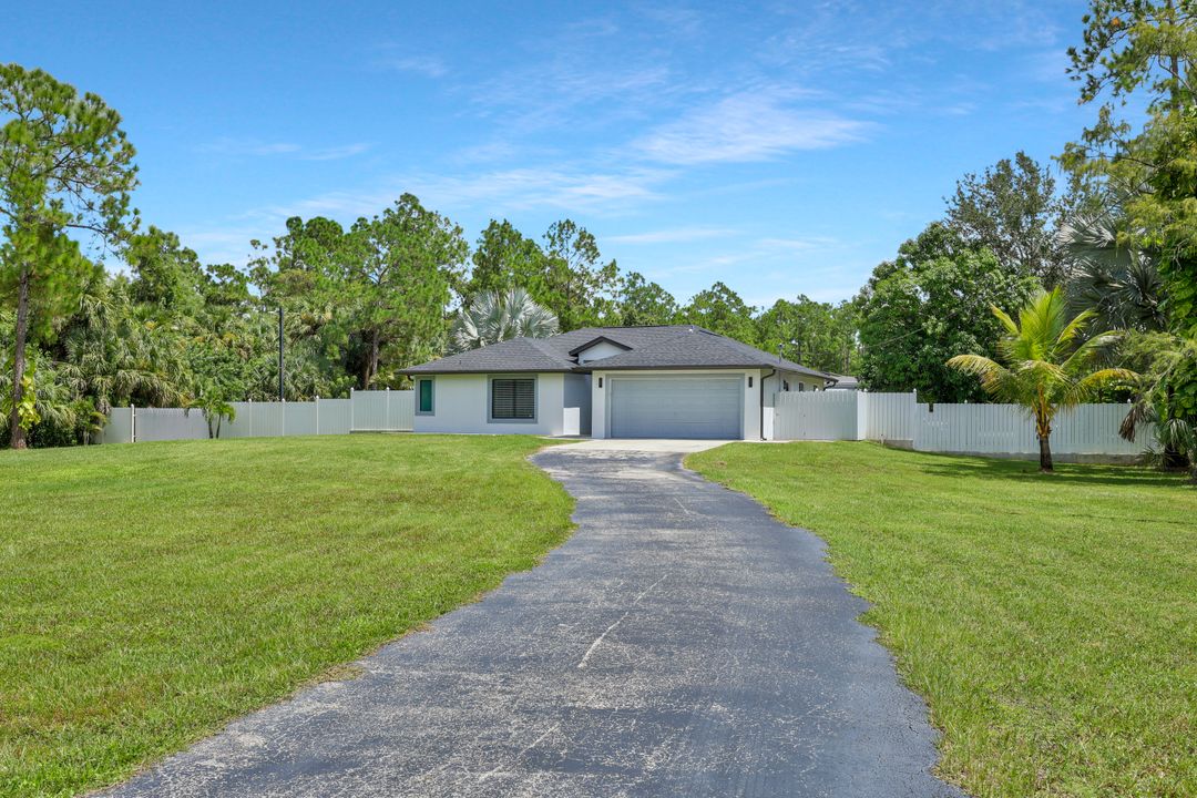380 4th St NE, Naples, FL 34120