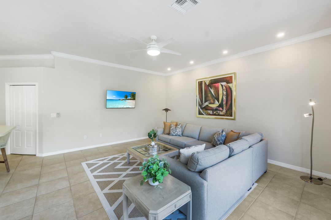 10824 Pond Ridge Dr, Fort Myers, FL 33913