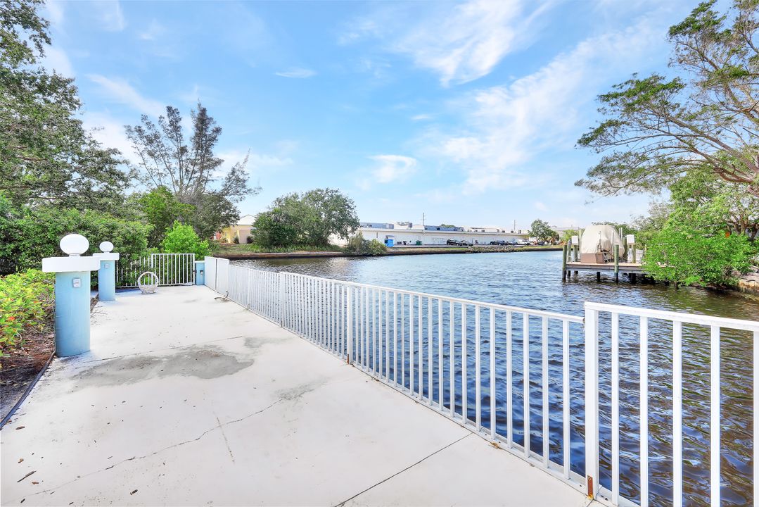 1273 5th Ave N, Naples, FL 34102