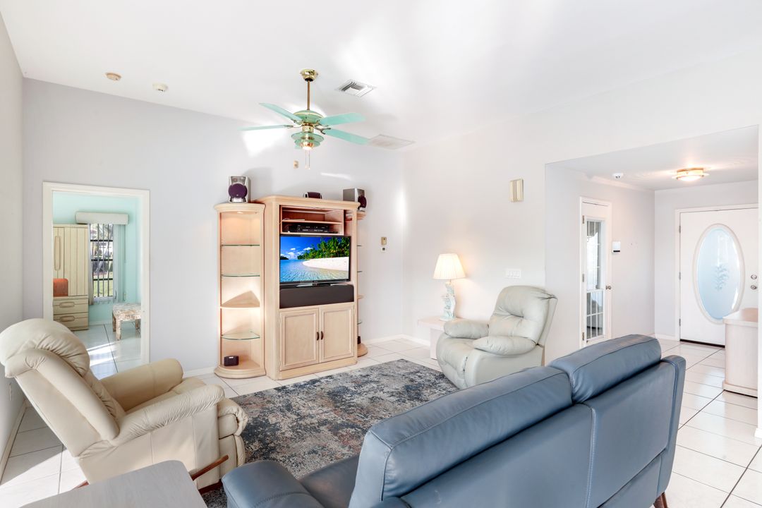 3034 SE 10th Pl, Cape Coral, FL 33904