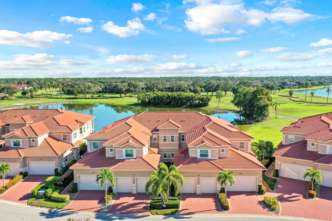 608 El Camino Real  #202, Naples, FL 34119