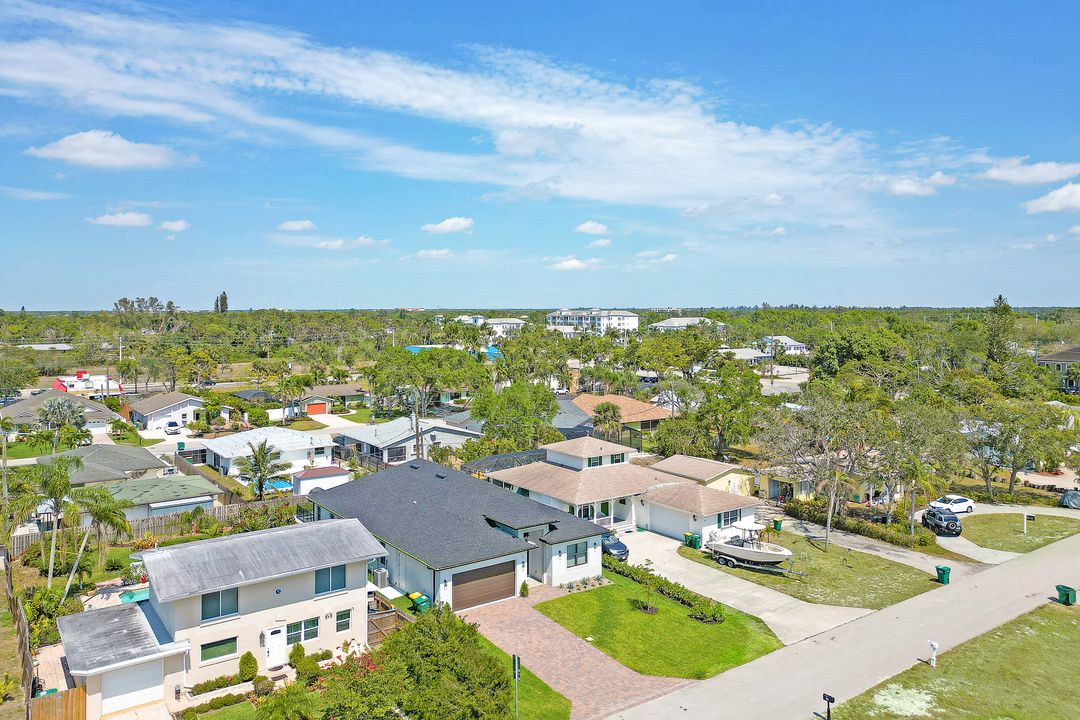 27 2nd St, Bonita Springs, FL 34134