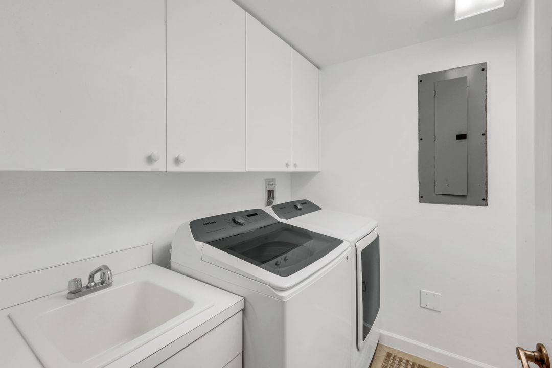 300 Dunes Blvd #203, Naples, FL 34110