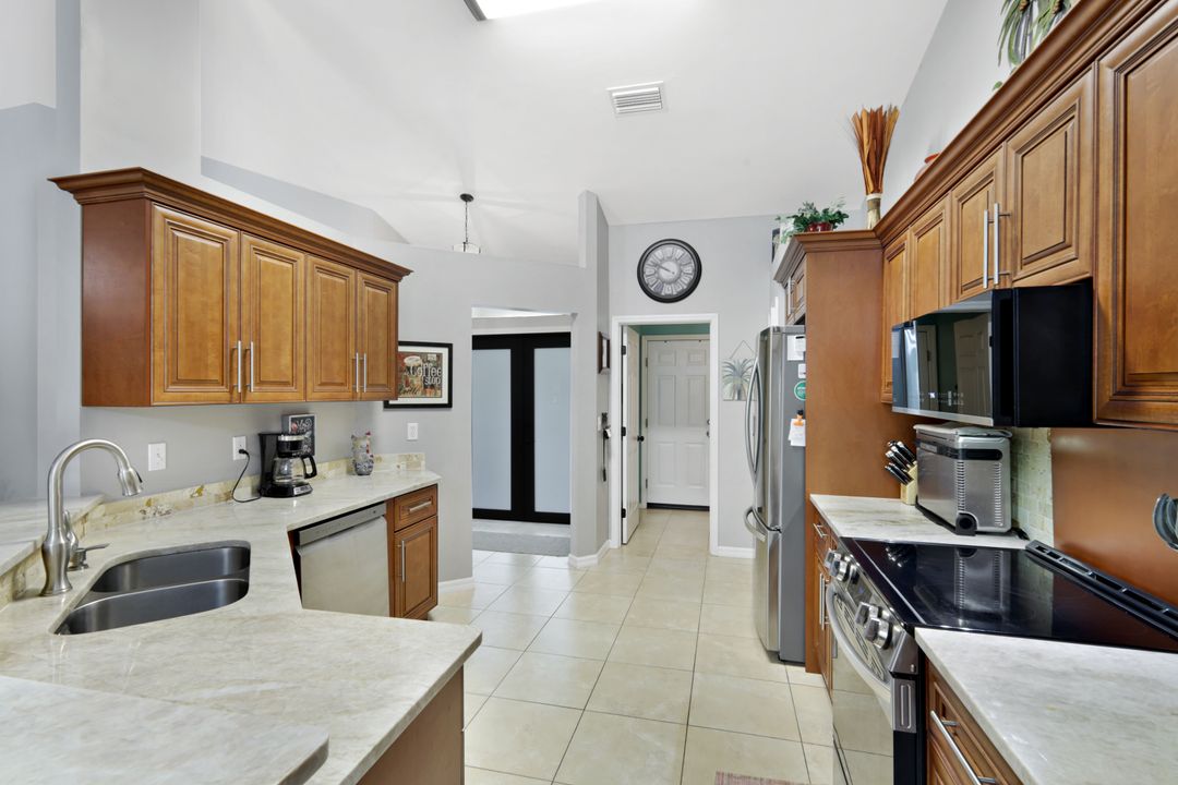 1900 SW 10th Terrace, Cape Coral, FL 33991