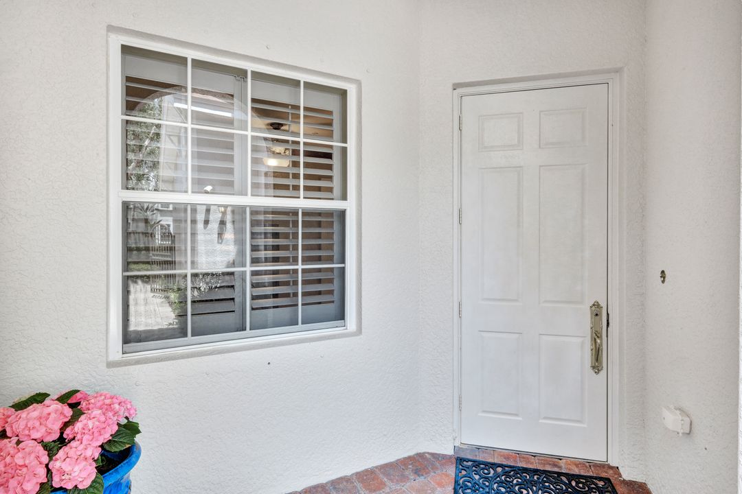 9038 Cascada Way #102, Naples, FL 34114