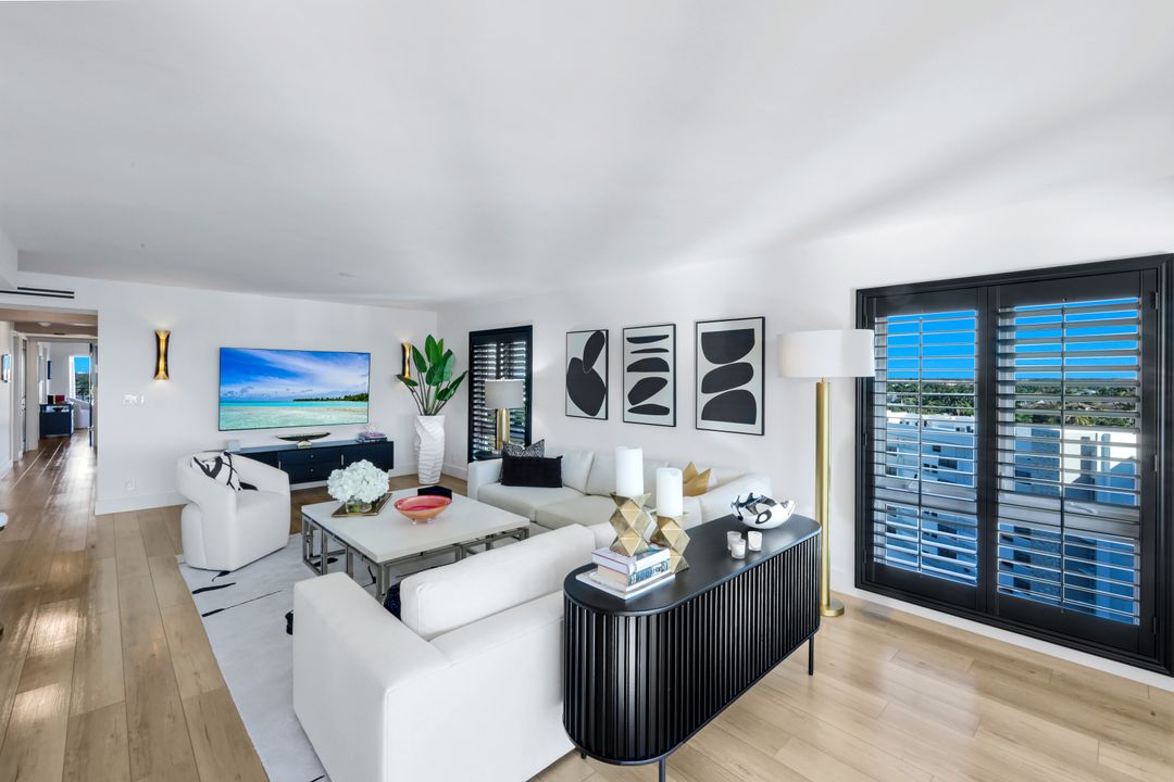 250 Park Shore Dr #801, Naples, FL 34103