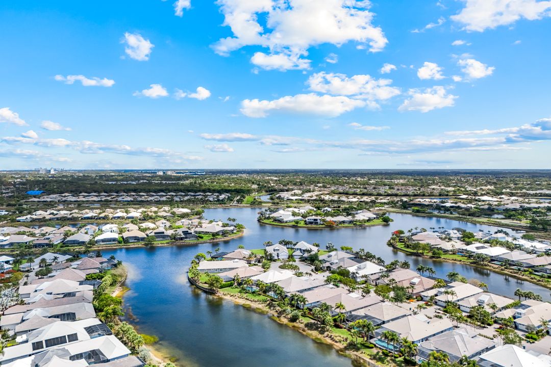 6460 Pembroke Wy, Naples, FL 34113