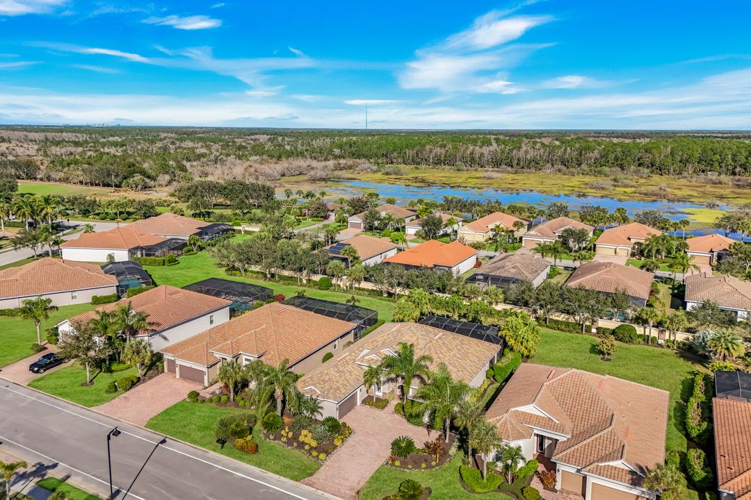 9314 Quarry Dr, Naples, FL 34120