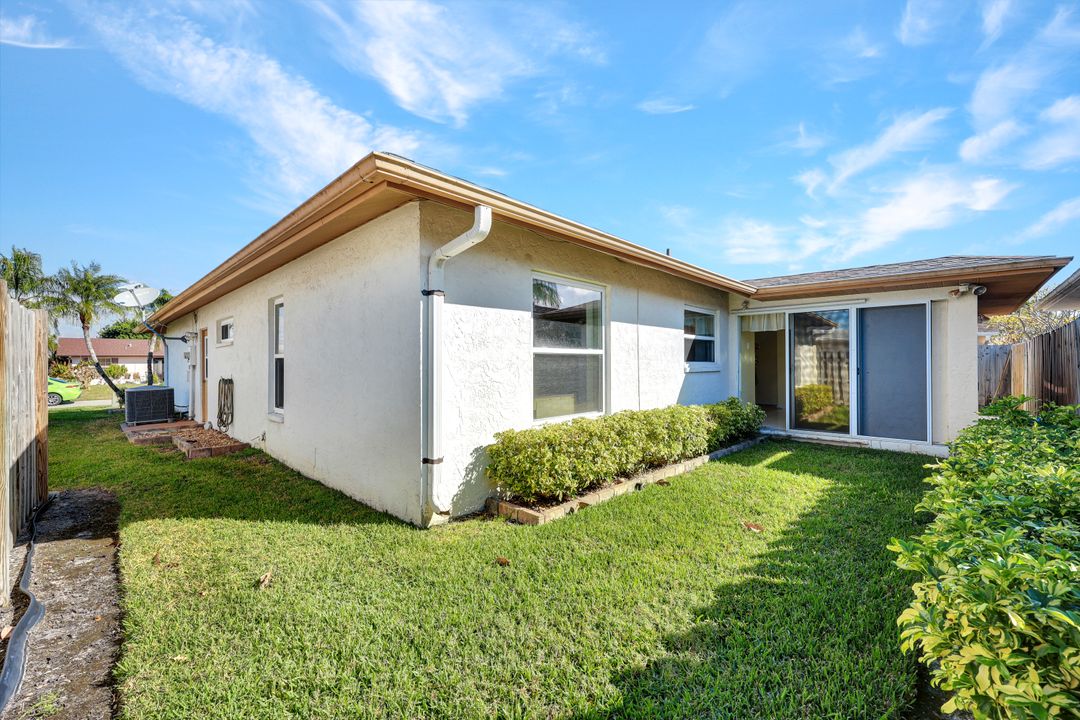 9857 Owlclover St, Fort Myers, FL 33919
