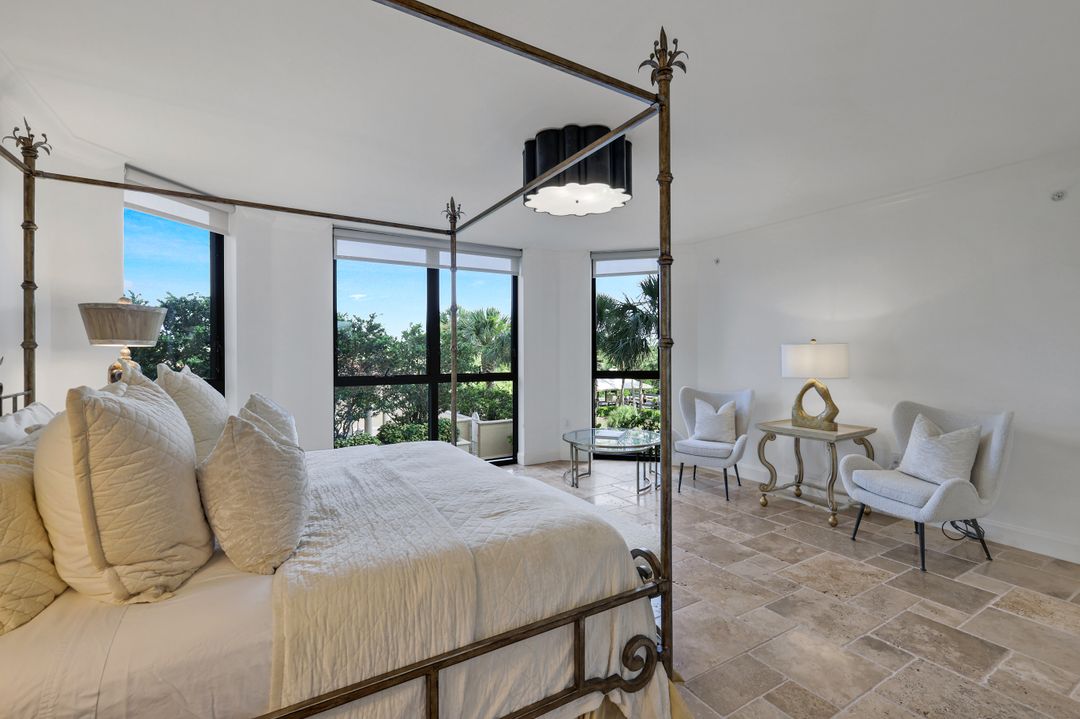 6597 Nicholas Blvd #306, Naples, FL 34108